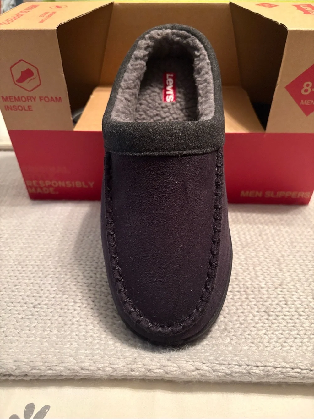 NIB Levi’s Memory Foam Unisex Slippers Medium Size 8-9